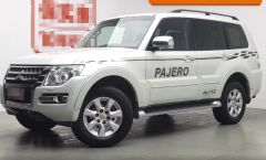MITSUBISHI Pajero White 2014
