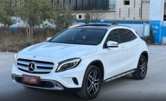 Benz GLA White 2015