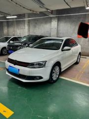 Volkswagen Sagitar White 2014