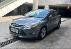 Ford Ford Focus Gray 2012