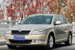 SKODA Octavia Brown 2011