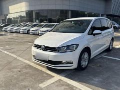 Volkswagen Touran White 2017