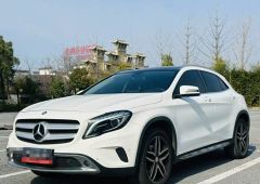 Benz GLA White 2015