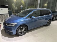 Volkswagen Touran Blue 2016
