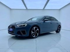 Audi A4L Blue 2022
