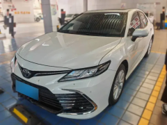 Toyota Camry White 2021