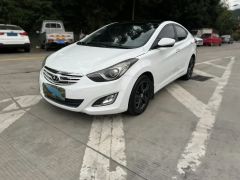Hyundai Elantra White 2012