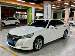 Toyota Crown White 2015