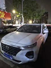 Hyundai Santafe White 2019