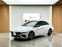 Hyundai Elantra White 2022