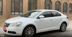 SUZUKI Kizashi White 2011