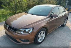 Volkswagen Sagitar Brown 2016