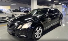 Benz E-Class Black 2009