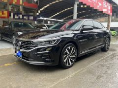 Volkswagen Passat Black 2022