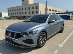 Volkswagen Passat Blue 2022