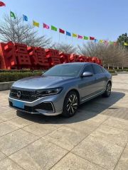 Volkswagen Passat Blue 2022