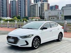 Hyundai Elantra White 2019