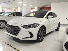 Hyundai Elantra White 2020