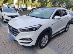 Hyundai Tucson White 2015