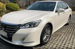 Toyota Signia White 2015