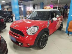 MINI MINI Red 2012