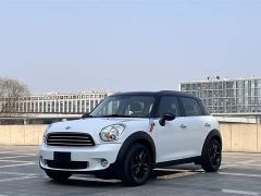 MINI MINI White 2011