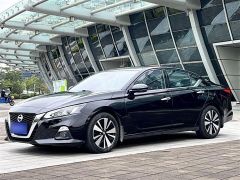 NISSAN Altima Black 2020