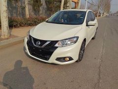 NISSAN TIIDA White 2016