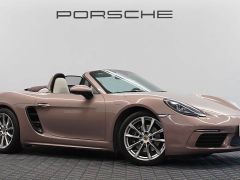 PORSCHE 718 Red 2022