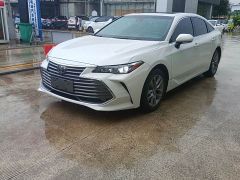 Toyota Avalon White 2019