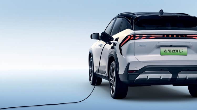 Venucia V DD-i vs Geely Galaxy L7 EM-i
